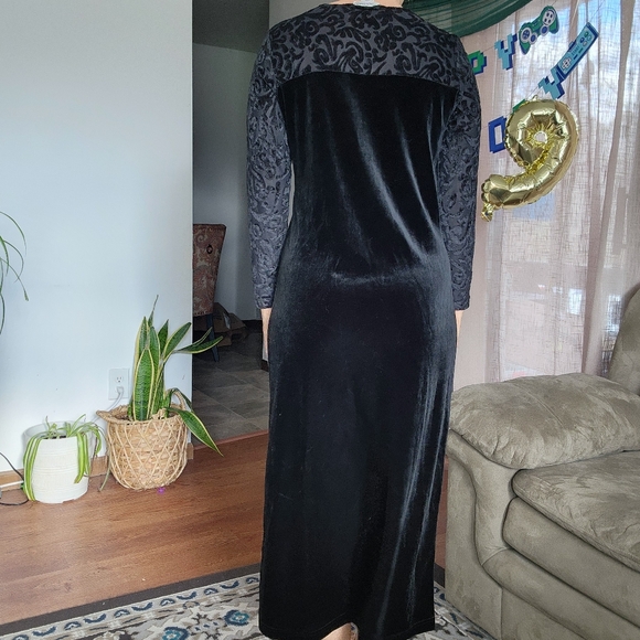 Diane Von Furstenberg Vintage Black Velvet Maxi Dress Size Medium - Picture 3 of 6